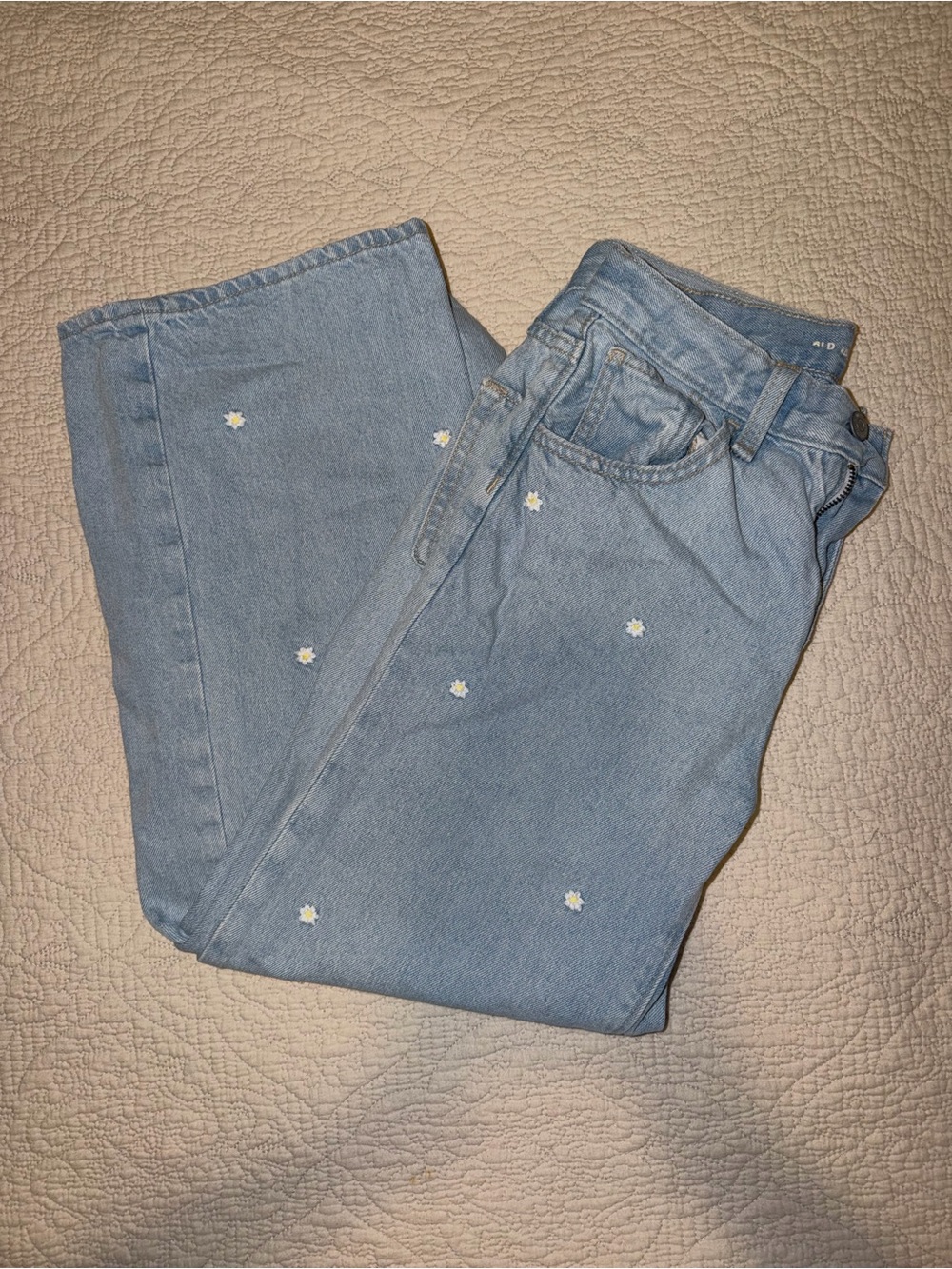 Old Navy Light Blue Girls Daisy Embroidered Baggy Jeans